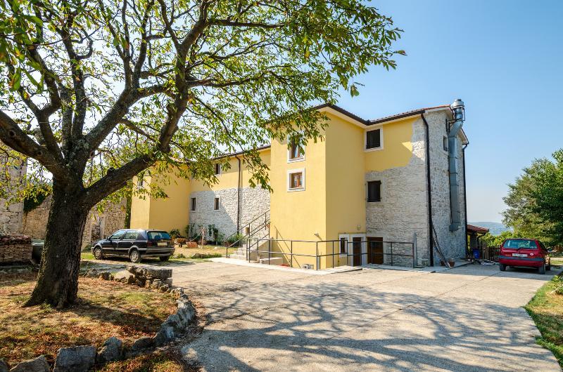 Villa Calussovo Ripenda Kras Exterior photo